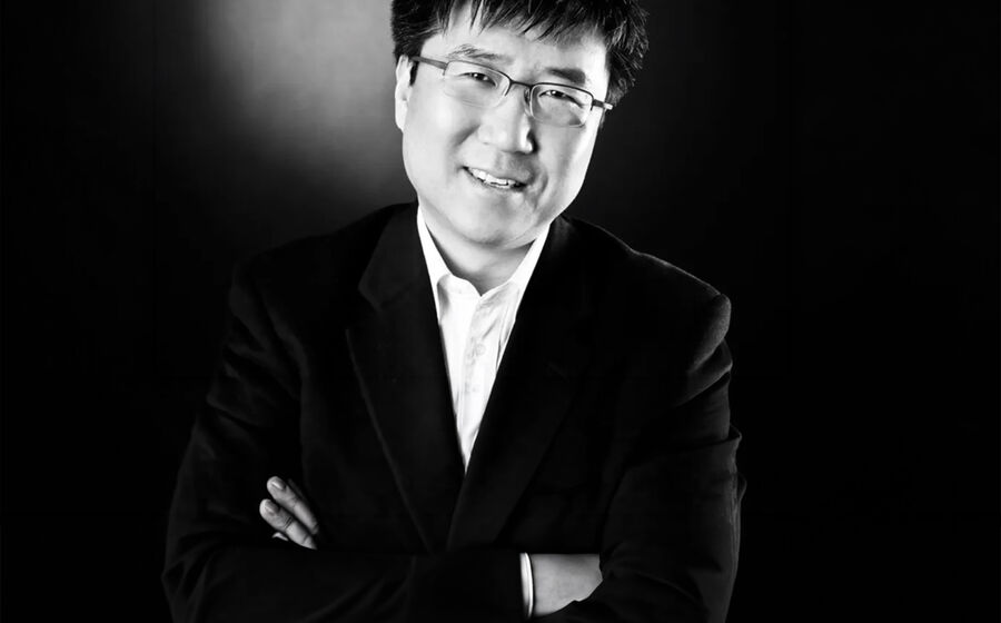 Ha-Joon Chang é um economista de esquerda, mas moderado. 