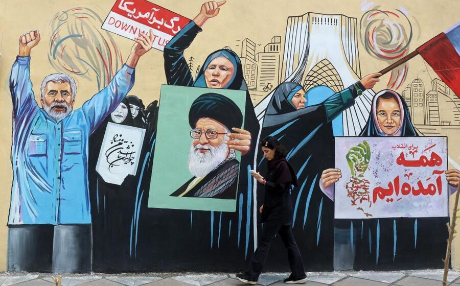 Um mural sobre o conflito EUA-Irão, em Teerão.