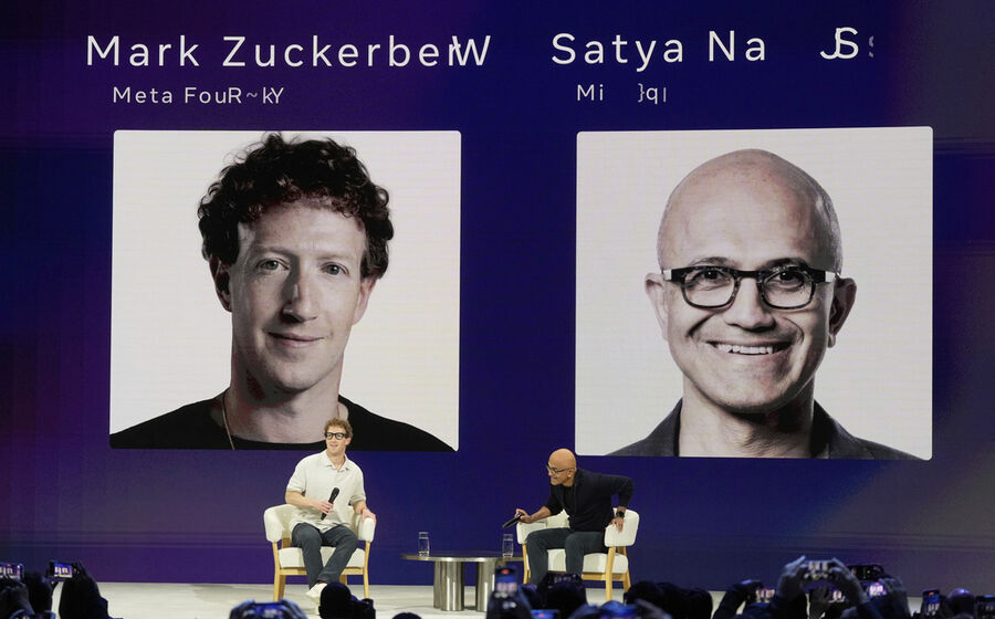 Mark Zuckerberg (à esquerda) e Satya Nadella.