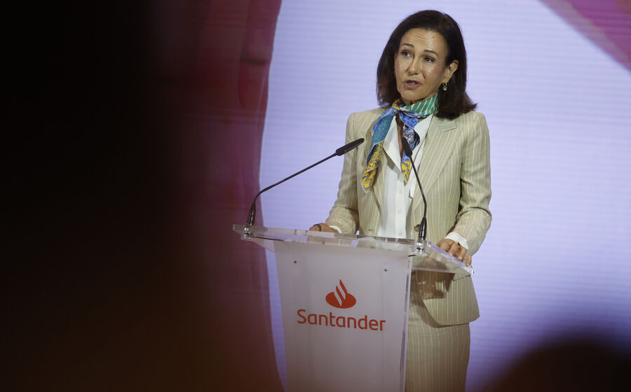 O banco liderado por Ana Botín alcançou quase 5,5 mil milhões de euros de lucro no primeiro trimestre.