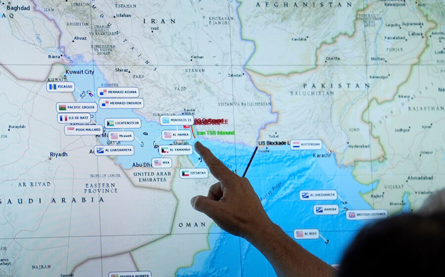 Estreito de Ormuz encerrado é principal fator por detrás do avanço dos preços do petróleo.