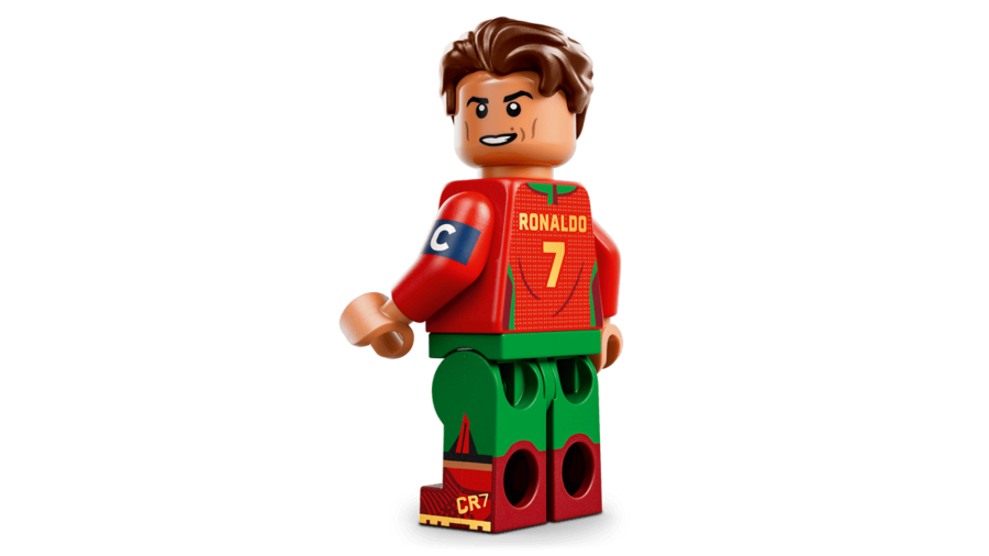Cristiano Ronaldo ganha versão Lego e chega às casas portuguesas a partir de 1 de junho.