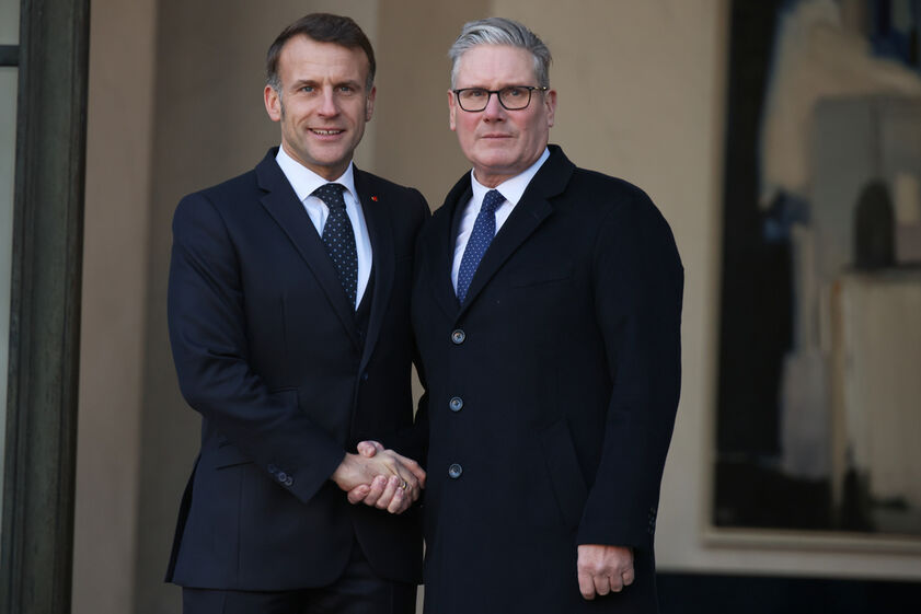 Emmanuel Macron e Keir Starmer.