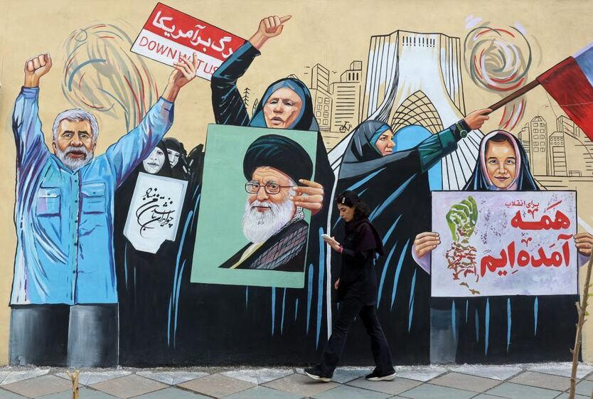 Um mural sobre o conflito EUA-Irão, em Teerão.