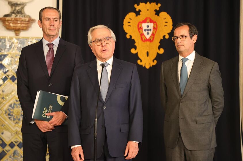 Delegação da CAP após ser recebida pelo Presidente da República sobre lei laboral