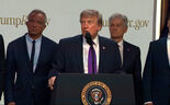 Aliados pediram, Trump aceitou. 'Grande ataque' ao Irão adiado porque há 'negociações'