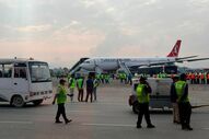 Avião da Turkish Airlines incendeia-se ao aterrar em aeroporto do Nepal