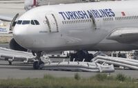 Avião da Turkish Airlines incendeia-se ao aterrar em aeroporto do Nepal