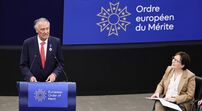 Cavaco Silva foi distinguido com a Ordem Europeia de Mérito