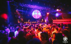 A discoteca Indústria foi palco da primeira vez de Pedro Abrunhosa com os Bandemónio.
