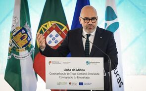 Miguel Pinto Luz na cerimónia de assinatura do auto de consignação  