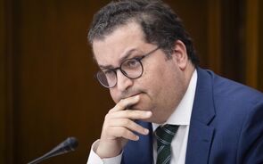 Ministro das Finanças insiste em bónus das pensões se houver margem este ano. 'É prioridade'