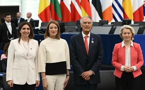 Cavaco Silva foi distinguido com a Ordem Europeia de Mérito