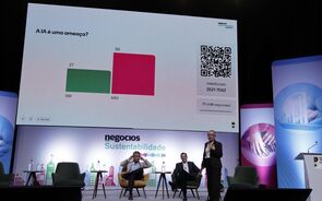 Adolfo Mesquita Nunes e Stephan de Moraes em painel da Conferência Negócios Sustentabilidade moderado por Helena Garrido