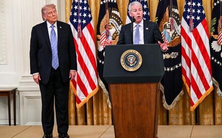 Chris Wright, secretário da Energia da Administração Trump, ao lado do Presidente dos EUA