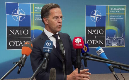 Secretário-geral da NATO saúda decisão de Trump de enviar mais cinco mil soldados para a Polónia