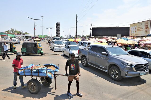 África subsariana estremece com guerra e cortes na ajuda