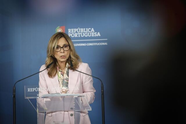 Todos os números indicam 'que o SNS não está a falhar', alega ministra da Saúde