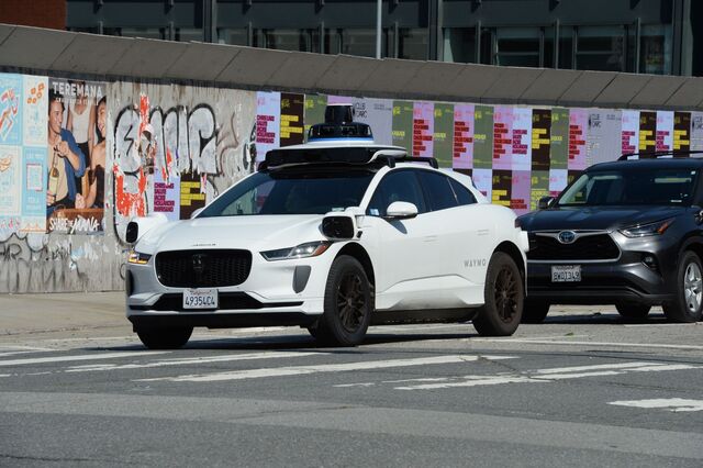 Waymo recolhe 3.800 veículos autónomos nos EUA devido a falha de segurança