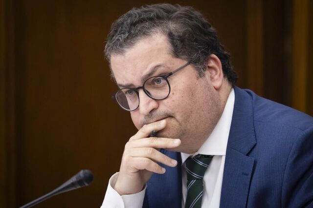 Ministro das Finanças insiste em bónus das pensões se houver margem este ano. 'É prioridade'