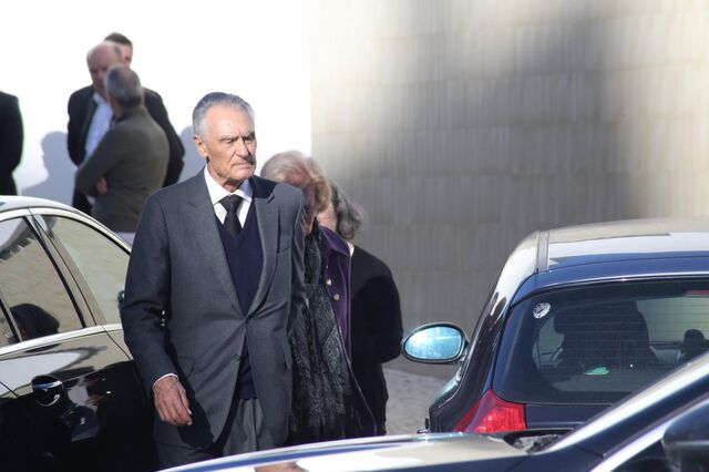 Cavaco Silva recebe esta terça-feira distinção da Ordem Europeia de Mérito