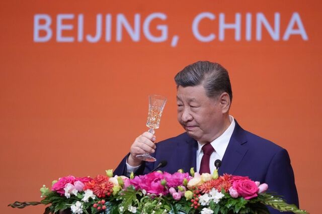 Xi Jinping quer China e EUA a crescerem juntos. Trump convida líder chinês a ir à Casa Branca