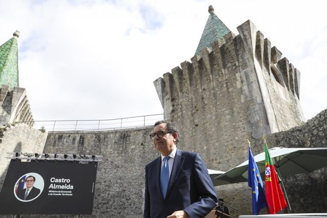 Combustível para aviões não será problema para turismo em Portugal, diz Castro Almeida