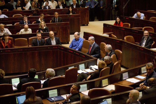 Parlamento israelita aprova dissolução e abre caminho a eleições antecipadas