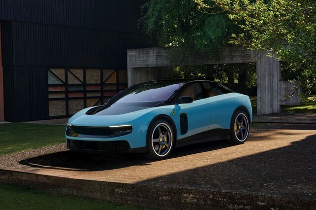 Ferrari revela primeiro carro 100% elétrico. Ações caem mais de 7%