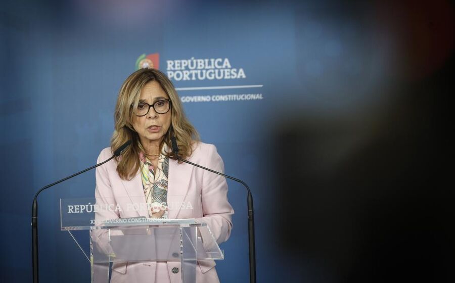 Ana Paula Martins em conferência de imprensa após o Conselho de Ministros 