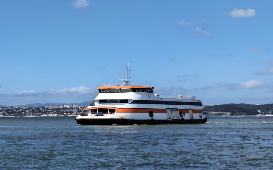 Ferry Lisbonense volta à atividade nesta segunda-feira