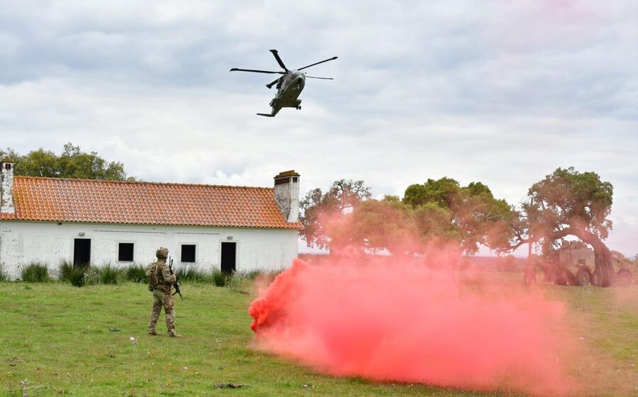 Foto de arquivo do Exército português em exercícios