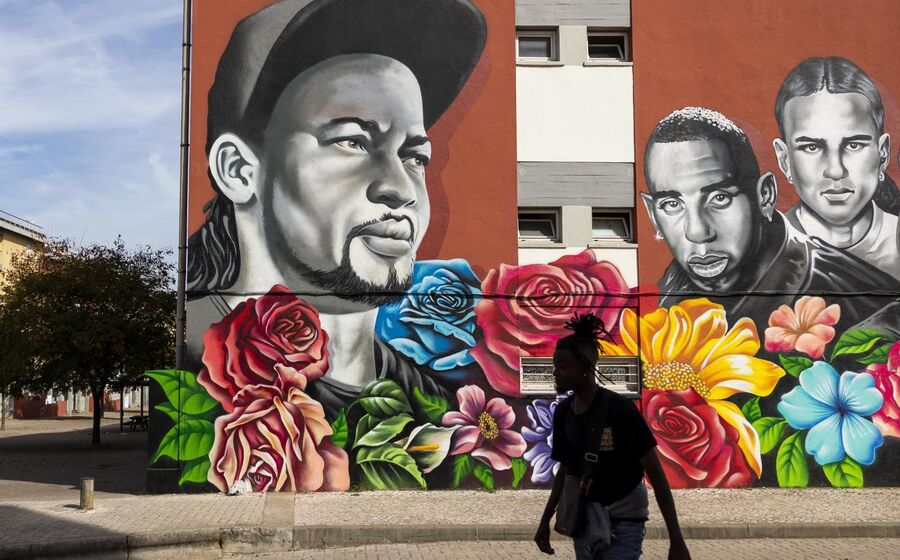 Mural de homenagem a Odair Moniz