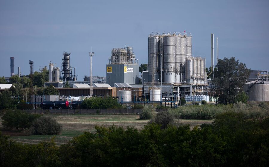 Imagem de arquivo de uma refinaria da MOL na Hungria