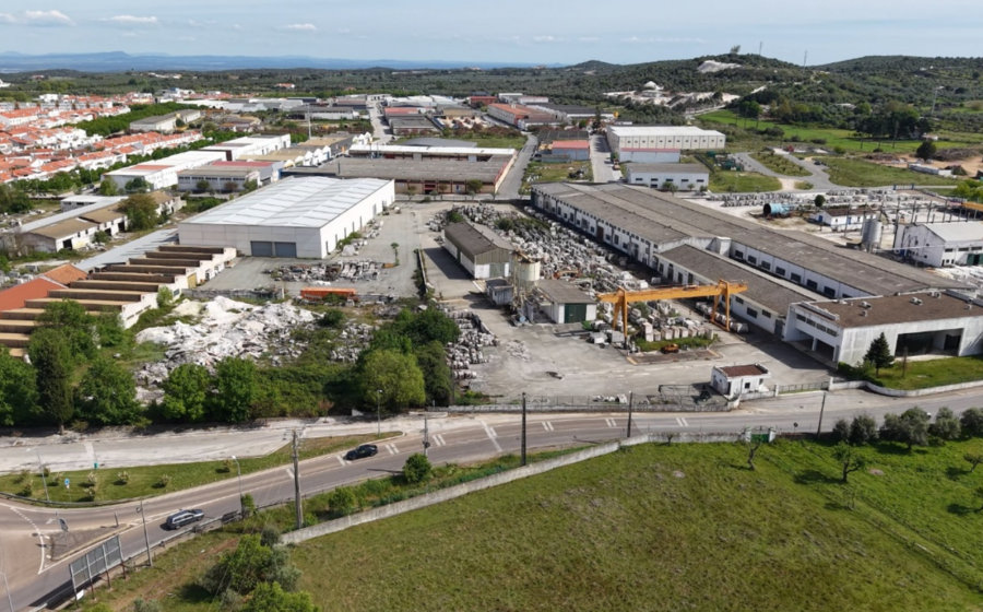 O complexo industrial da falida Marbrito está instalado em Vila Viçosa.