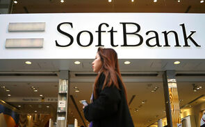 Índices asiáticos renovam recordes com impulso da IA. SoftBank Group dispara 14% e já é empresa mais valiosa do japão