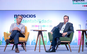 Debate sobre a governança da inteligência artificial entre jurista e investidor