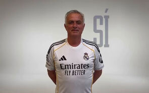 Florentino Pérez anuncia José Mourinho como o seu treinador: português já surge equipado à Real Madrid