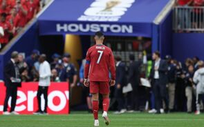 A seleção conta pontos, os portugueses contam tostões. 