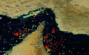 Vídeo em timelapse mostra navios a passar pelo Estreito de Ormuz 