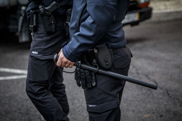 Registados confrontos entre polícia e manifestantes frente à Assembleia da República