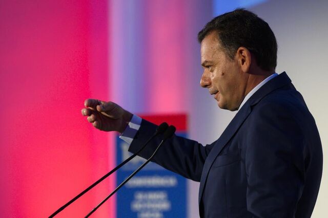 Montenegro volta a tentar travar acesso aos serviços da Spinumviva