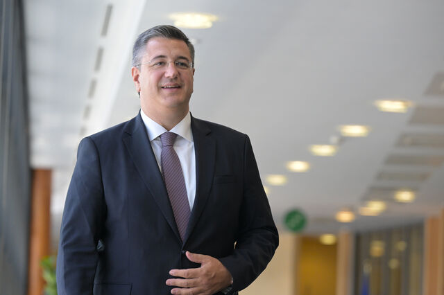 Bruxelas reitera que não há falta de jet fuel e que turismo já começou a crescer 