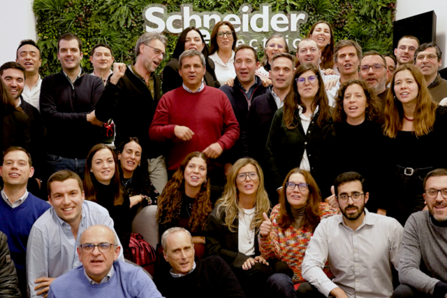 Francesa Schneider Electric instala-se no “hub” de Pedro Pinto com 44 trabalhadores 