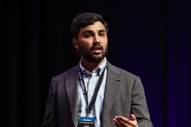 Akhil Rao: Centralizar na Starlink 'não é resiliência, é fragilidade'
