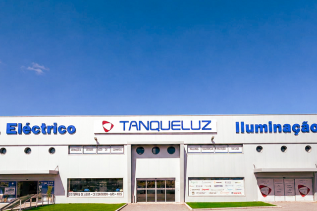Francesa Sonepar compra três empresas com 200 trabalhadores à família Carapeta