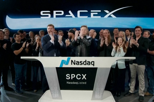 Elon Musk diz que SpaceX quer 'tirar a ficção da ficção científica'