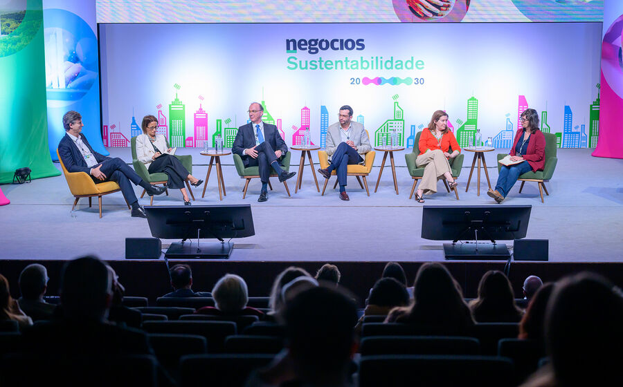 Debate sobre sustentabilidade e transição energética com empresas e especialistas