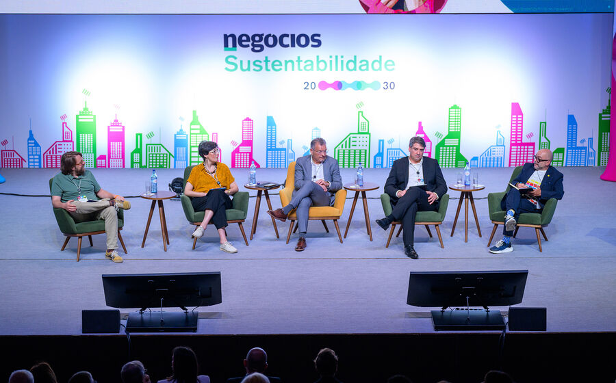 Debate sobre negócios e sustentabilidade aborda crise habitacional em Portugal