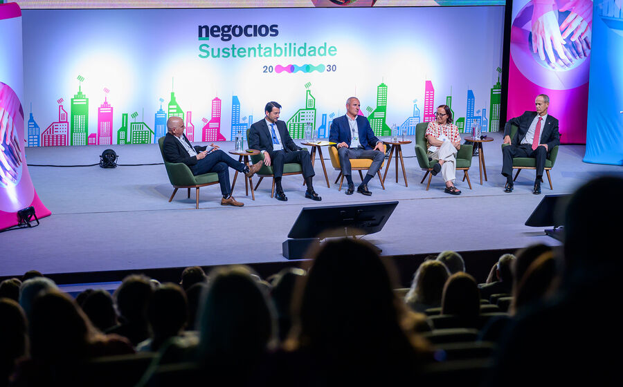 Debate sobre desafios do financiamento com líderes da banca e seguros em Portugal